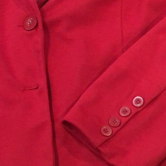 Red work blazer. - Picture 4 of 5
